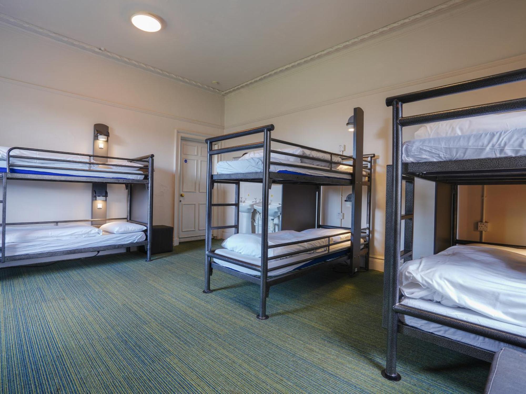 Yha Hostel *